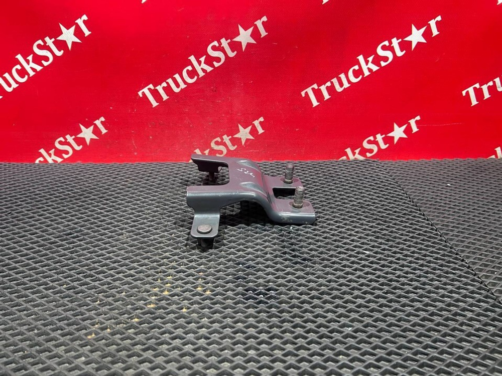 Кронштейн патрубка ретардера