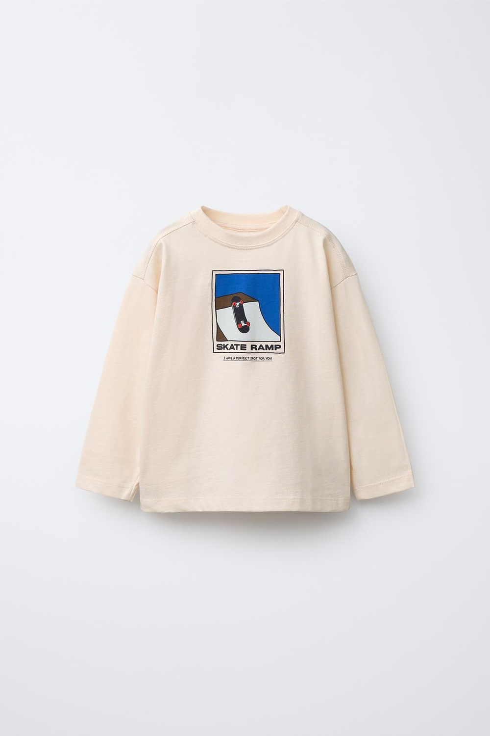 ZARA ЛОНГСЛИВ С ПРИНТОМ «СКЕЙТ», БЕЖЕВЫЙ