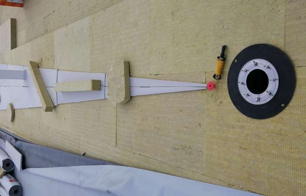 Поставка материала и монтаж кровли 850м2 с высокотехнологичной пароизоляцией.