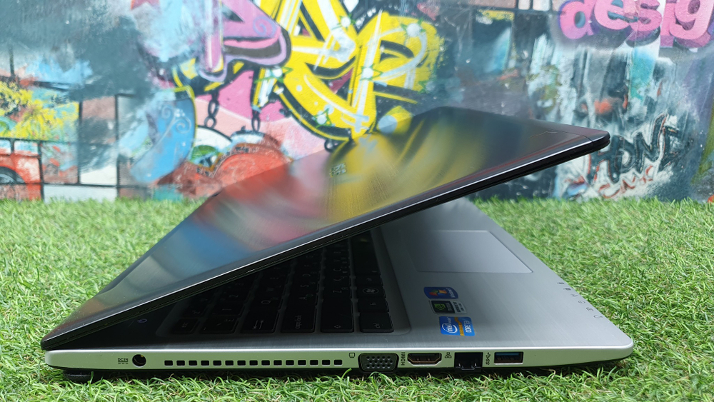 Ноутбук ASUS i3/4 Gb/GT 635M - 2 ГБ/ K56CM-XX014R [90nuhl414w1113rd13ay]/Windows 10