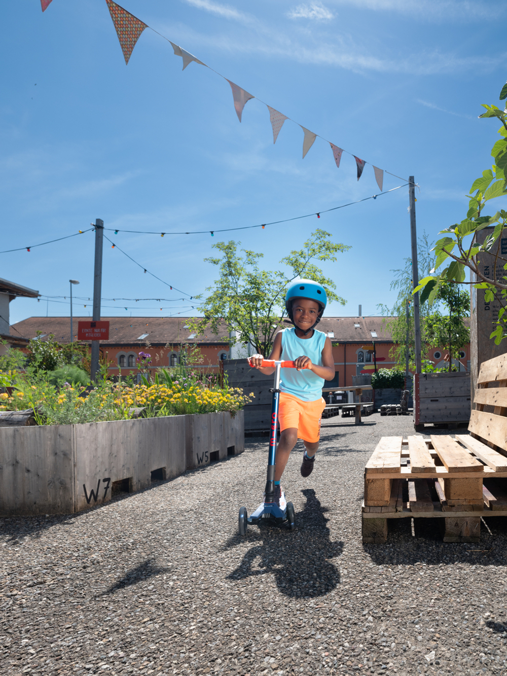 Самокат Maxi Micro Deluxe LED складной синий/красный