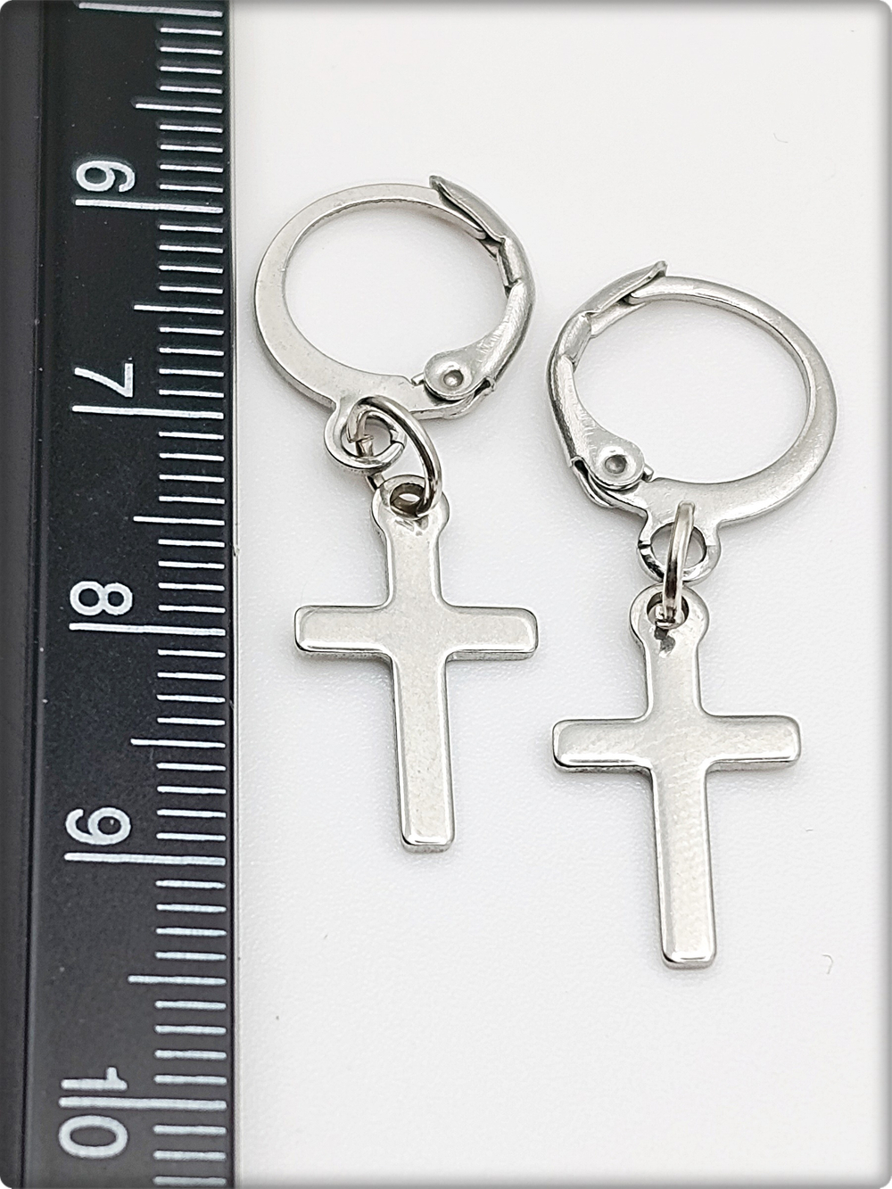 Серьги кольца "Крестики" стальные для пирсинга ушей.