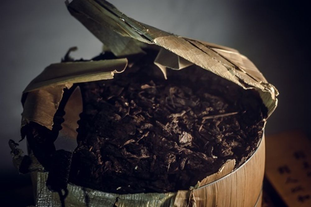Шу Пуэр, 2005, в бочонке из бамбукового листа.