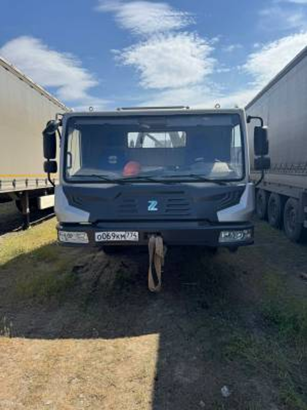 Zoomlion ZTC* 6x4 Автокран ZTC300V 	(Дизельный, 7,8 л, 313 л.с., МТ)