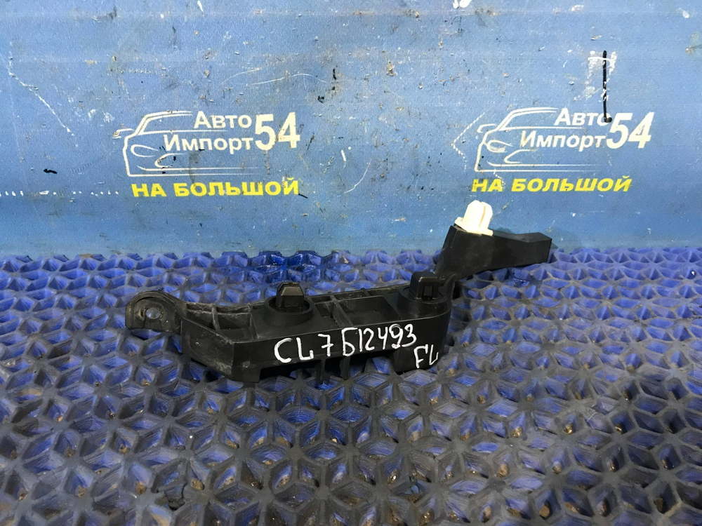 Крепление бампера переднее левое Honda ACCORD 2002-2008