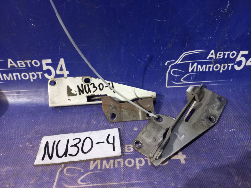 Петля капота левая NISSAN PRESAGE 1998