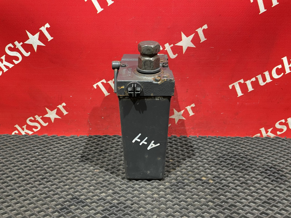 Насос подъема кабины