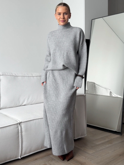 Комплект вязаный, свитер с горлом, длинная юбка