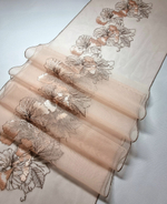 Вышивка на сетке серебристый пион К159 правая