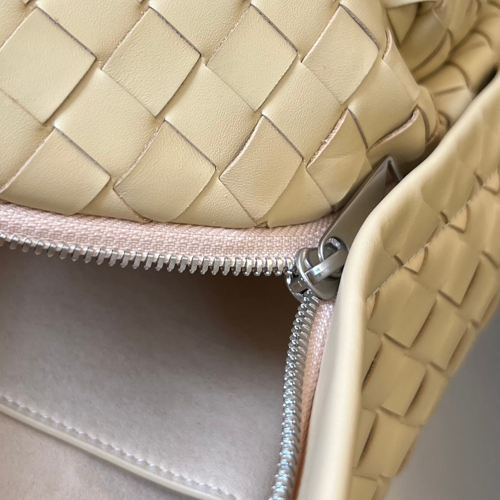 Bottega Veneta Medium Backpack 46 cm