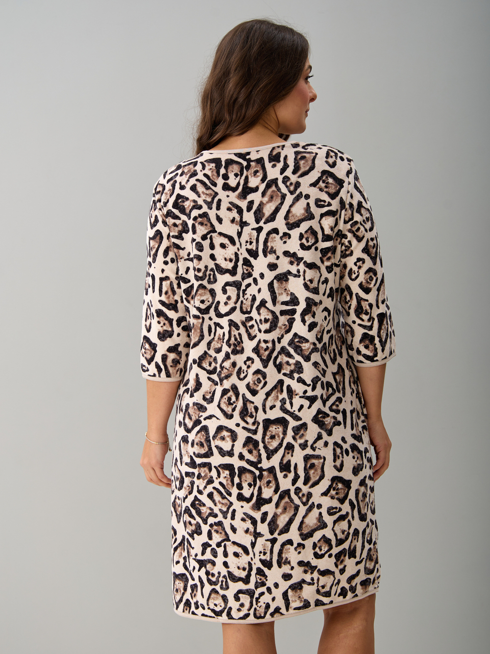 Халат Хм-562/бежевый-акварельлеопард