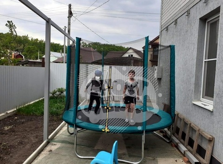 Батут фирмы Trampoline 8Ft с внешней сеткой диаметр 2,4 метра