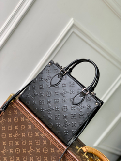 Louis Vuitton Onthego PM