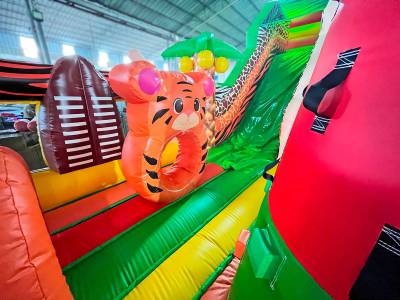 Коммерческий надувной батут «Сафари Ультра 2», 10*6*6 м