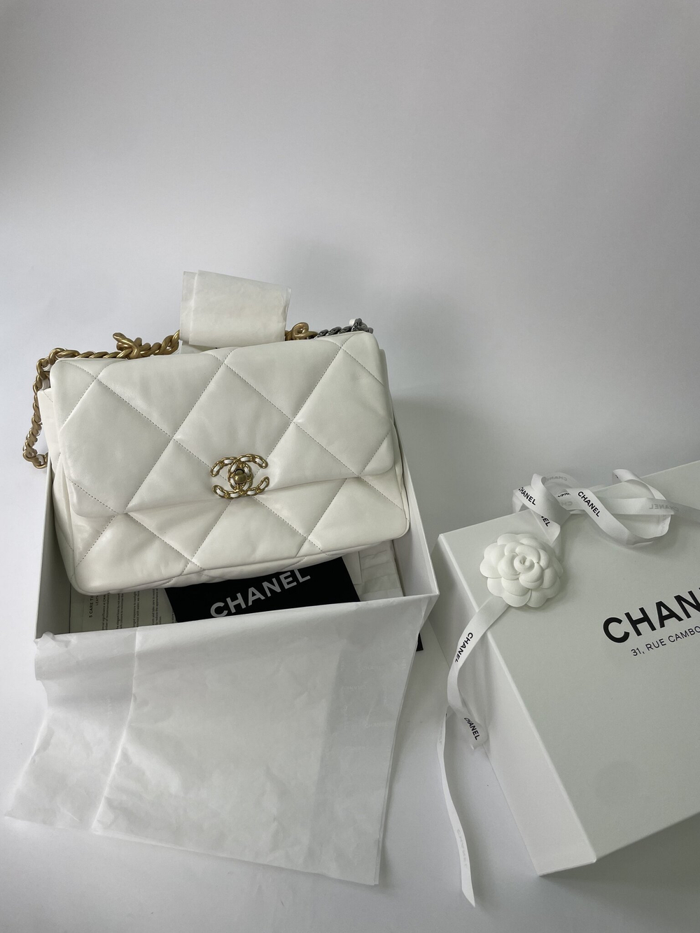 Сумка Chanel 19