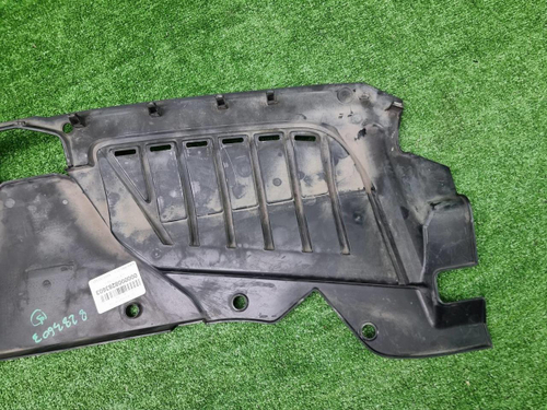 Кожух замка капота Audi A8 4 D5 (2017-2022)