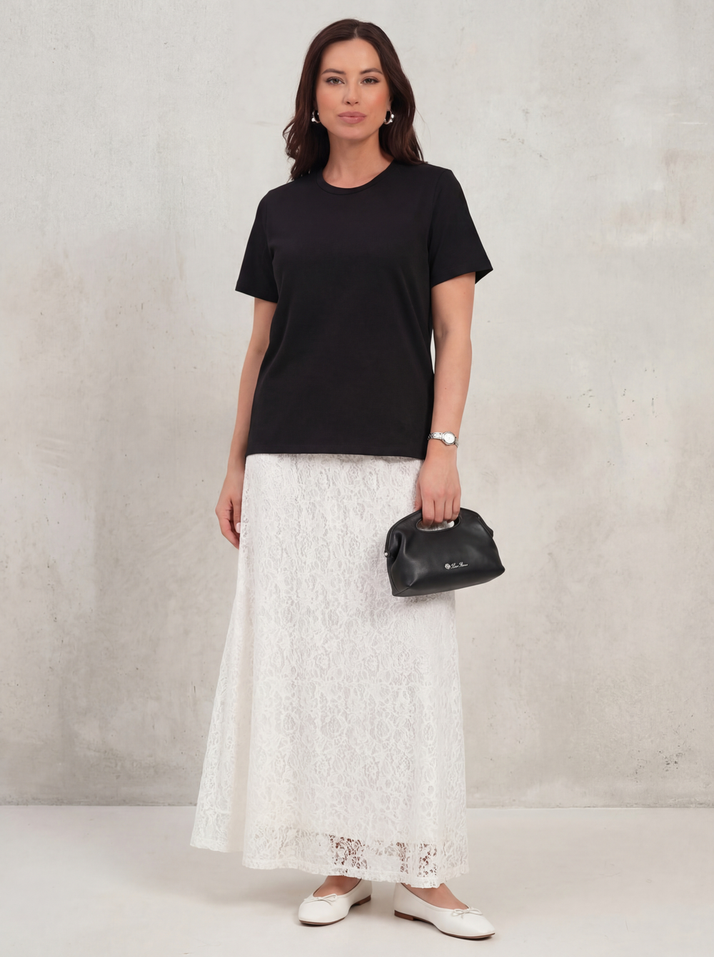 Базовая футболка черного цвета