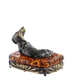 Народные промыслы AM-1317 Фигурка «Такса на пуфике» (латунь, янтарь)