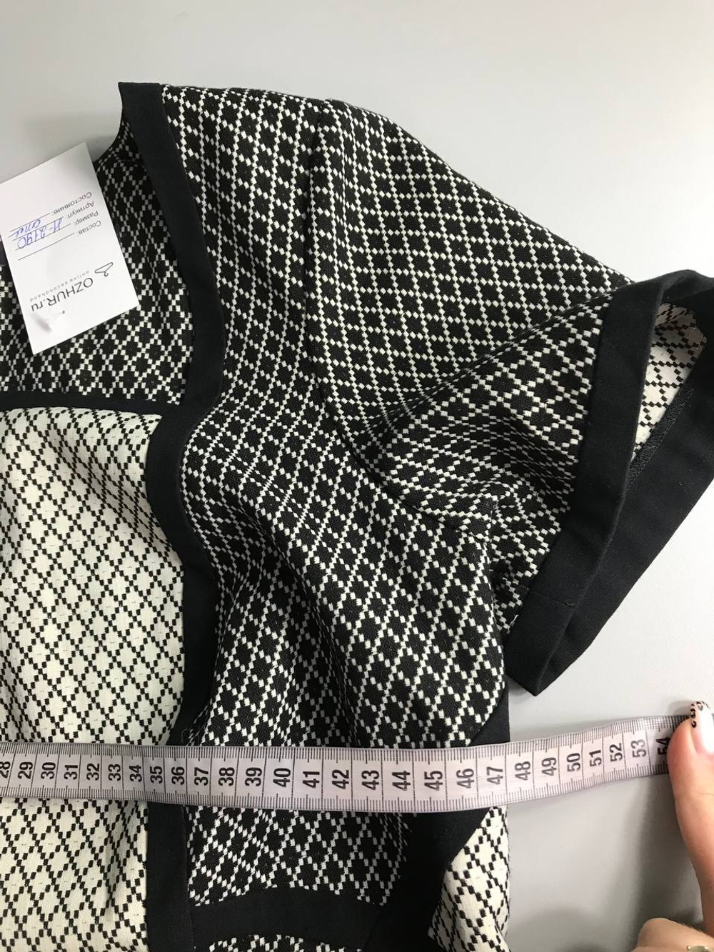 Платье Marks&Spencer обтягивающего кроя, маркировка 16, визуально на 50 размер