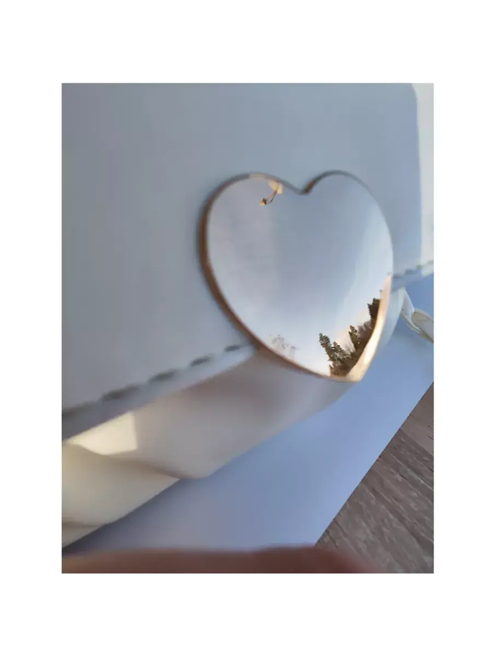 Сумка через плечо маленькая.