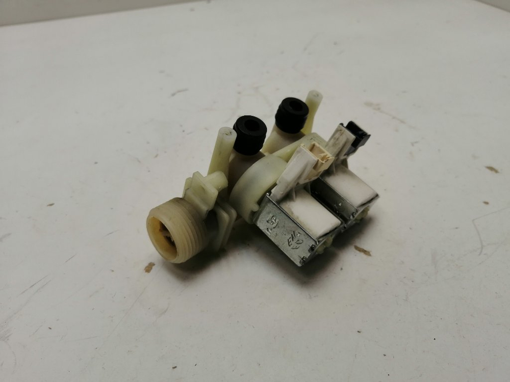 WMSG608 кт105 Клапан подачи воды для стиральной машины Hotpoint-Ariston WMSG608 б/у
