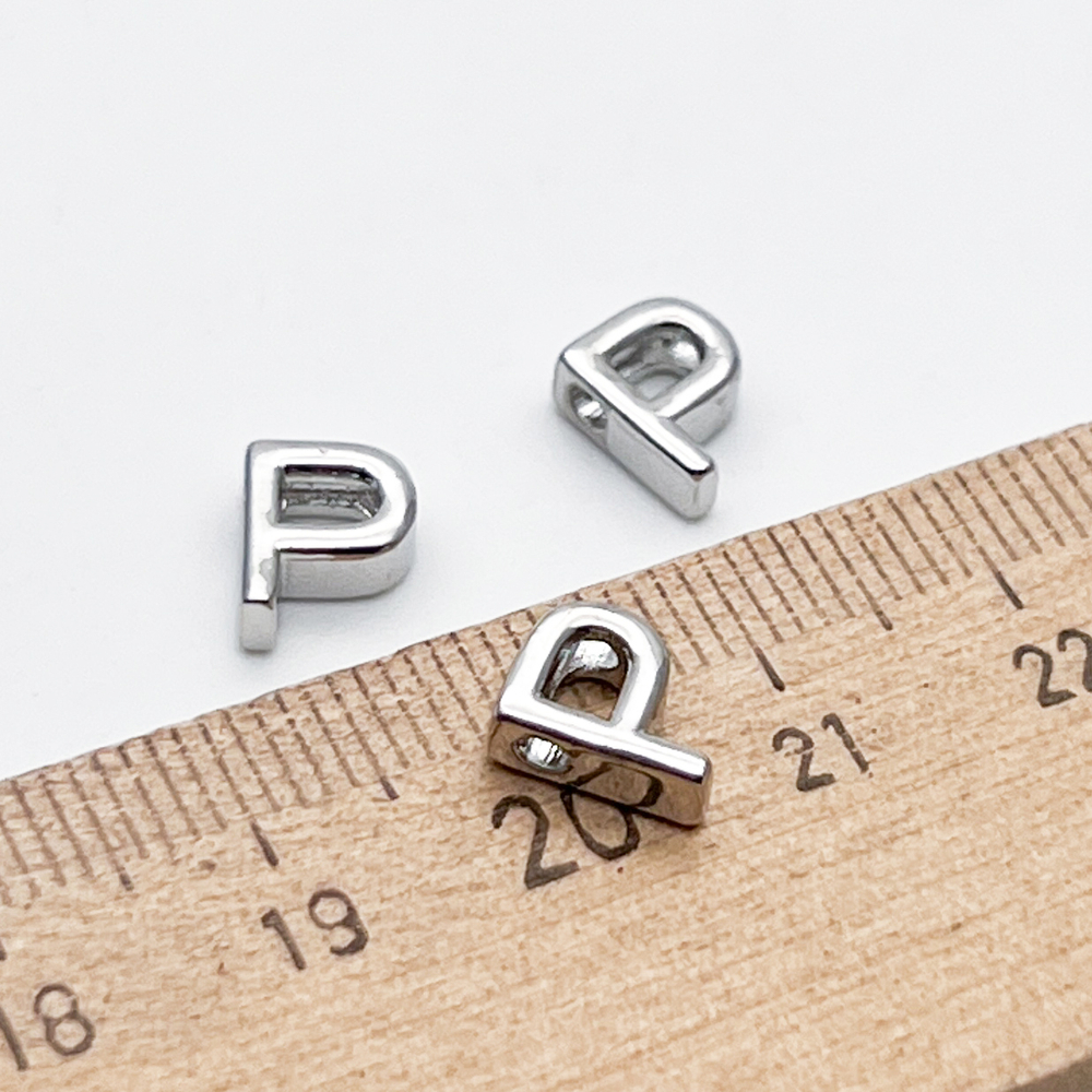 Подвеска-бусина Буква P, цвет серебро (родий), размер 8*6,5 мм, отверстие 1,5 мм, цена за 1 шт