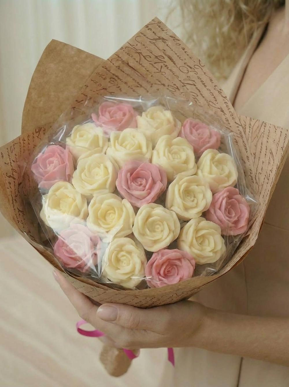 Букет из шоколада "Мини-розы" 19 штук