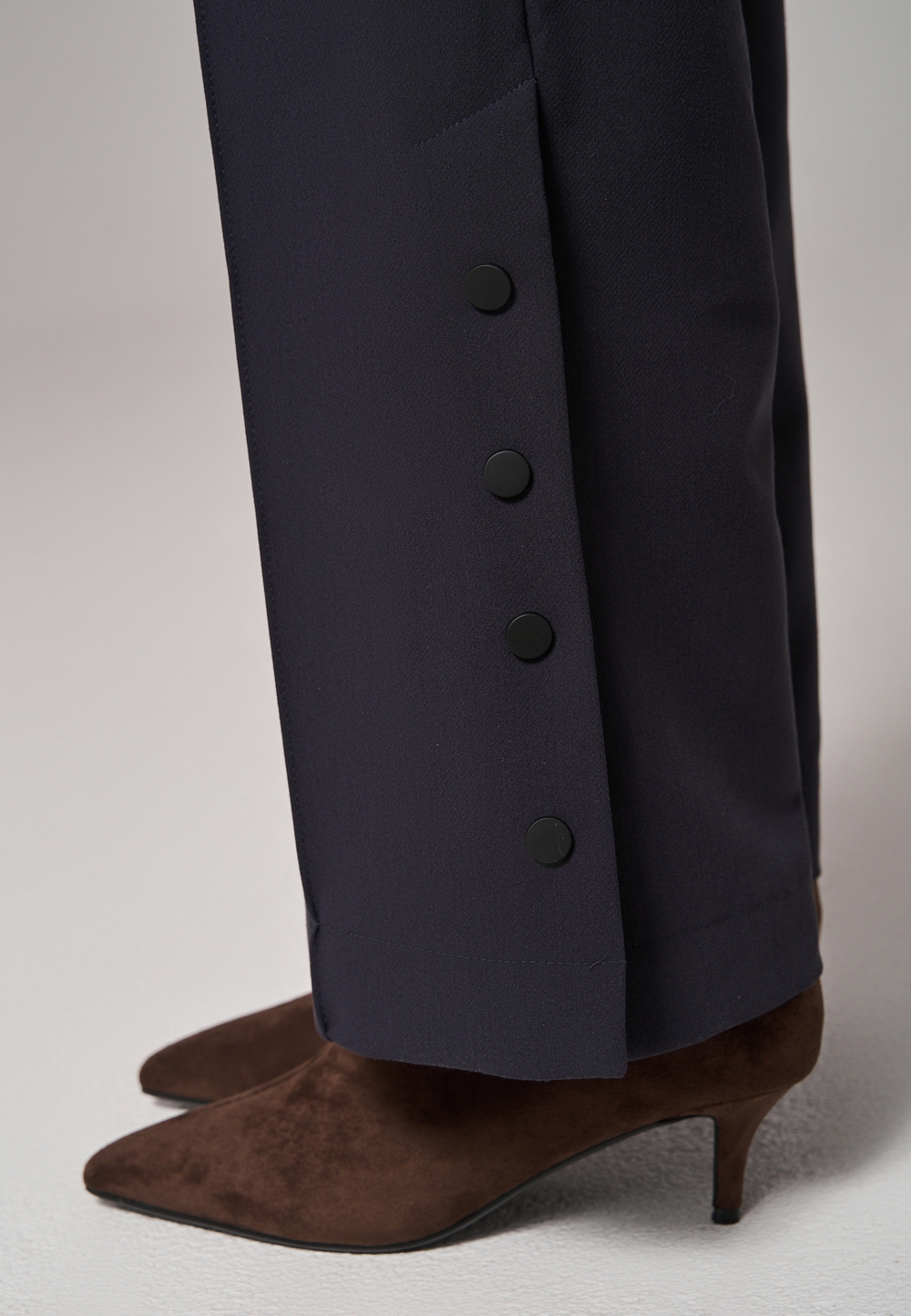 Брюки прямые с кнопками синие