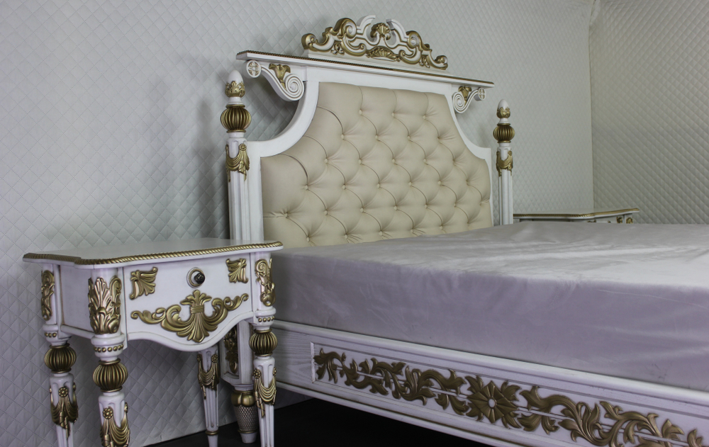 Набор мебели для спальни из натурального дерева "ДВОРЦОВЫЕ МЕЧТЫ"