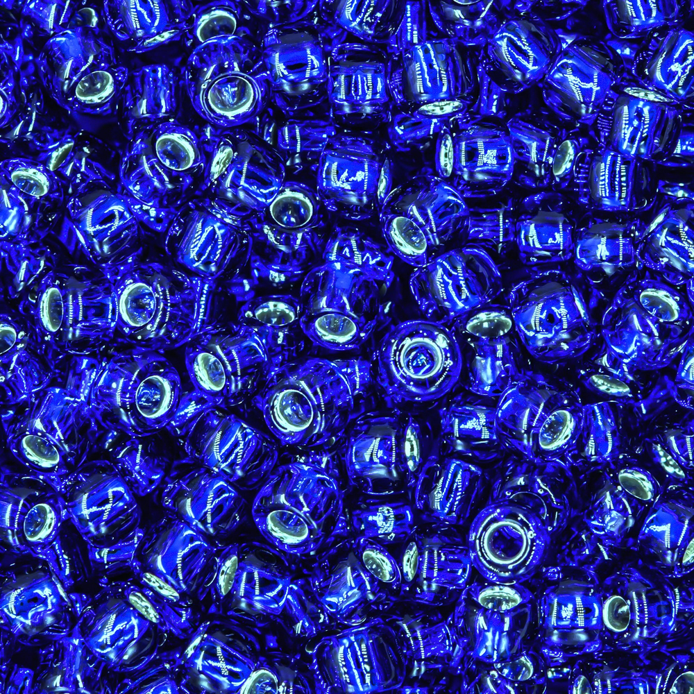 Японский бисер TOHO Round 8/0 (№28), с внутренним серебрением, прозрачный