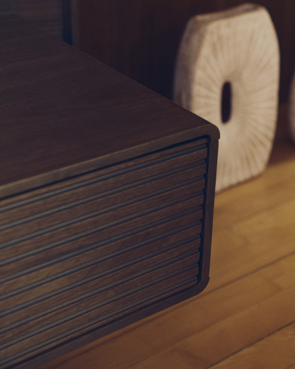 Кровать Norlen с 2 прикроватными тумбочками из орехового шпона с темной отделкой LED 160 x 200 см