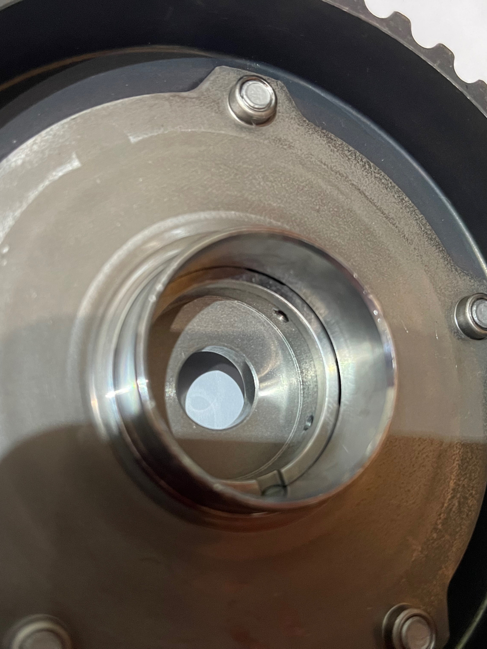 Механизм поворота вала распределительного (фазовращатель) новый INA 2117610650100