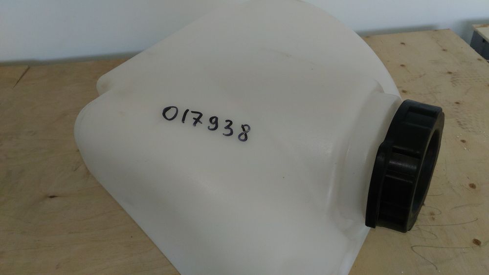 Бак для воды RH350/Water tank assembly