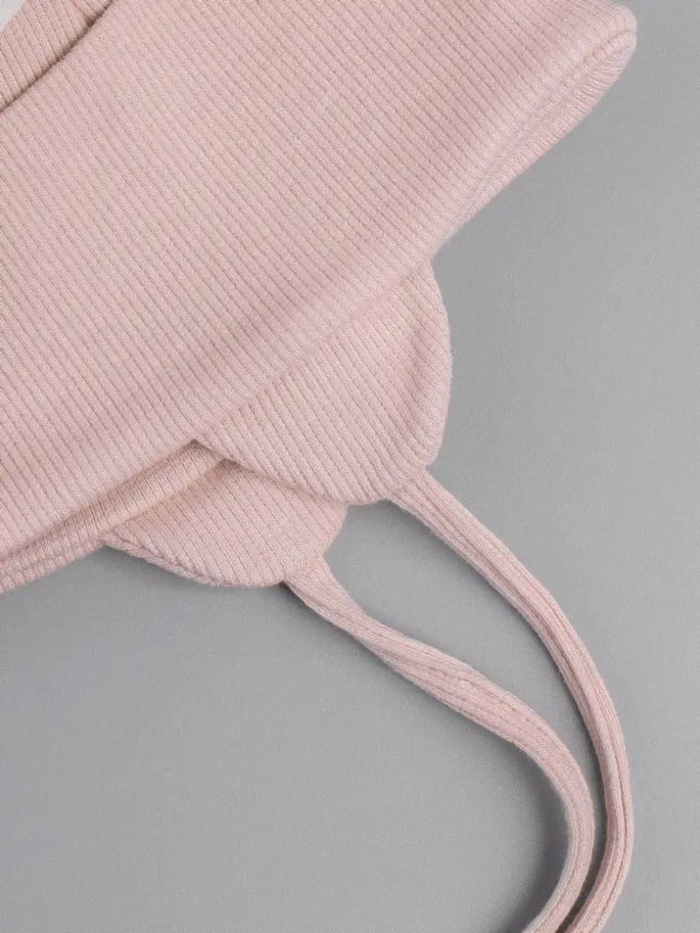 Шапка с ушками для девочки трикотажная на завязках