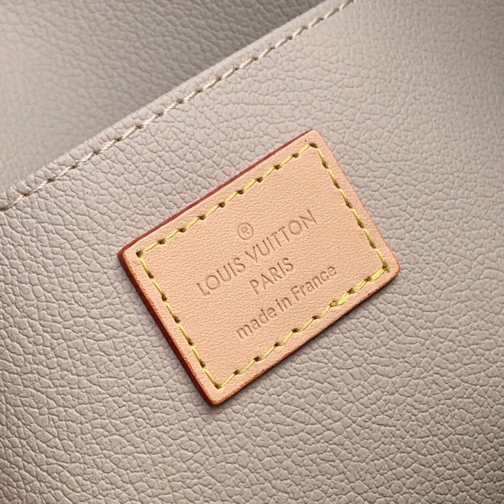 Louis Vuitton Trousse Toilette 28 Clutch