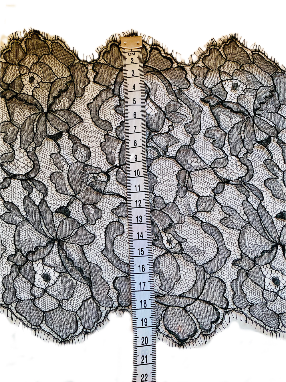 Кружево тонкое на мелкой сетке ширина 20 см цвет черный Италия купон 120см