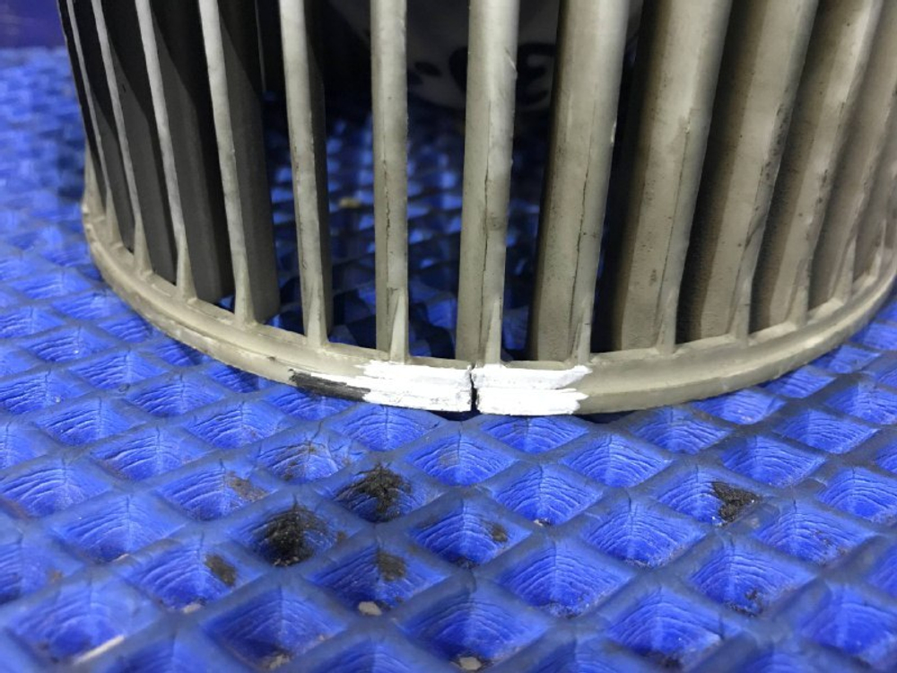 Моторчик печки NISSAN R’NESSA 1999