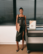 Юбка из кожи с разрезом