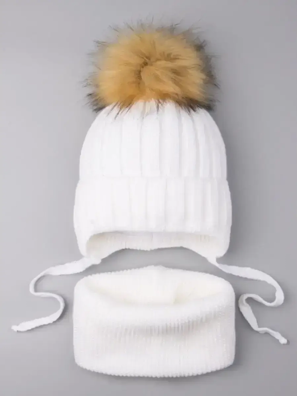 Шапка зимняя для девочки и снуд вязаные