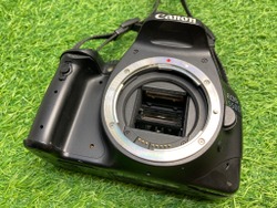 Canon 550D kit 18-55mm 3.5-5.6 IS 40.000 кадров