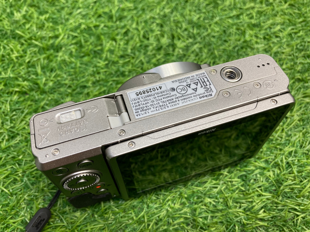 Nikon Coolpix A900