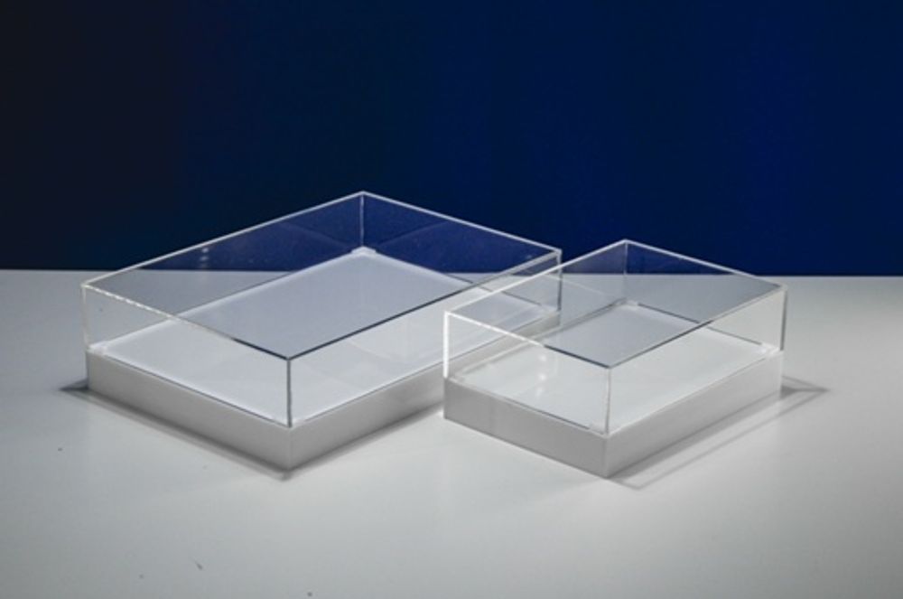 Колпак с белым основанием