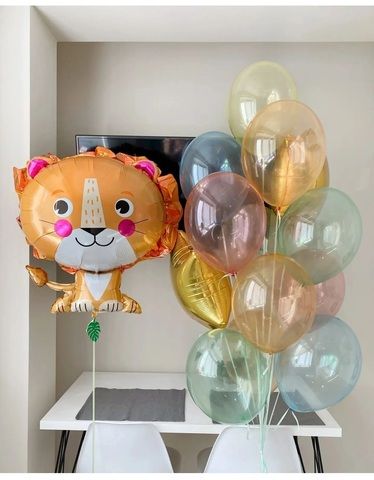 Лев с воздушными шарами