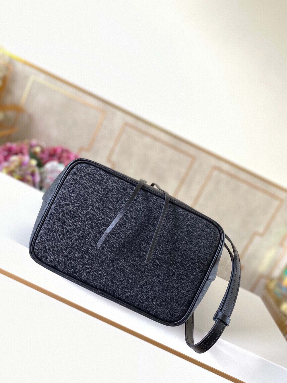 Louis Vuitton NeoNoe MM