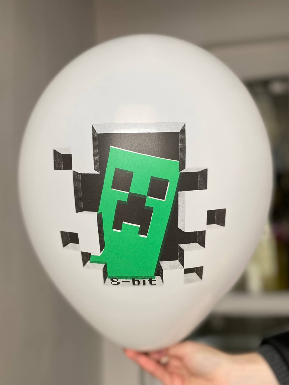 Воздушный шар с рисунком Майнкрафт/пиксели/видео игра 35см ПАЛИТРА №4351