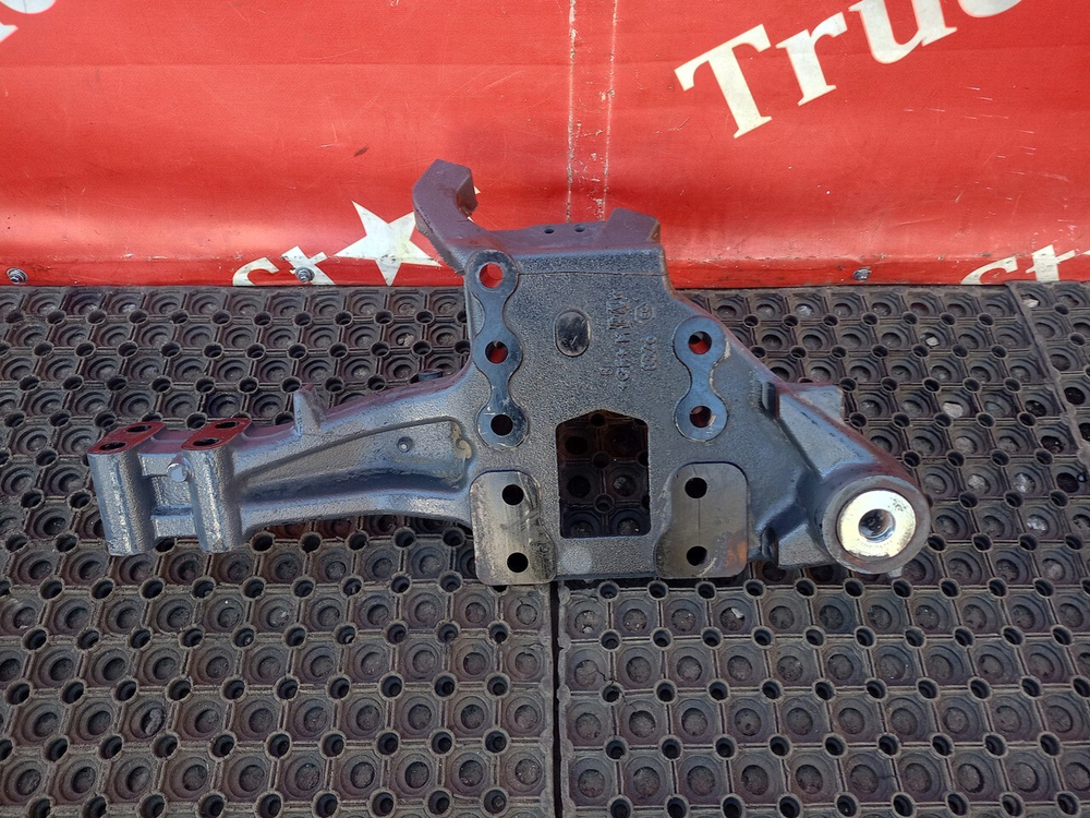 Кронштейн рессоры передней левый 2019 г.