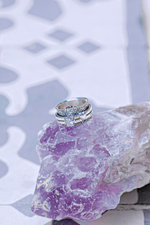 Кольцо «Чинта» с белым цирконом и чернением