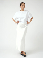 Юбка макси из атласа по косой