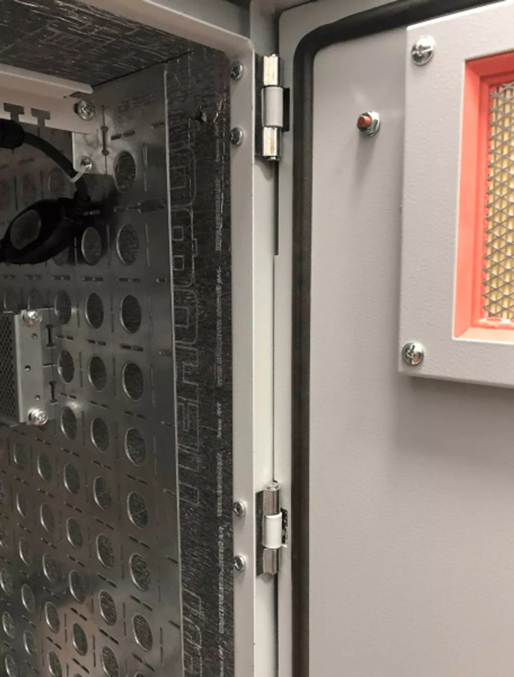 Шкаф настенный 19", 9U ЦМО ШТВ-НН-9.6.5-4ААА-Т1-МС1