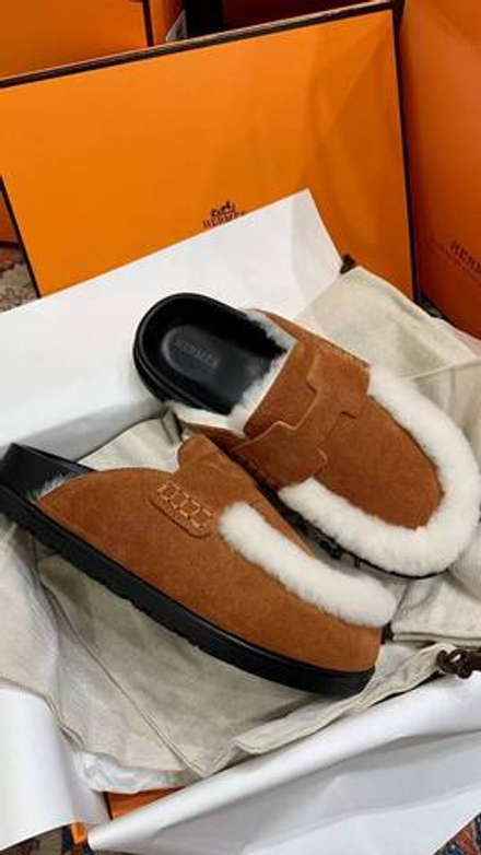 Мюли Hermes Go Mule женские замшевые с мехом в темно-коричневом цвете